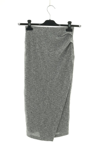 Šedá sukně