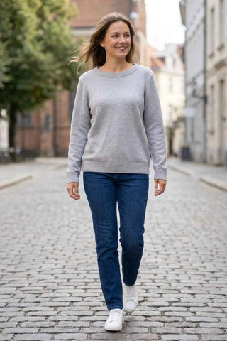 Sweter damski klasyczny gładki - Szary